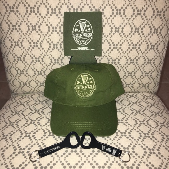 Take 40% Off ☘️ 2 Guinness Bottle Opener Keychains NWOT ☘️ - Picture 6 of 8